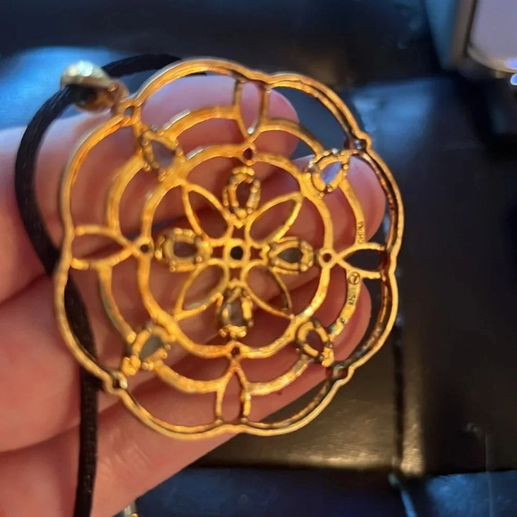 Ross Simons 925 Sterling Silver Gilt Vermeil FLOWER Pendant Necklace Black Cord - Picture 6 of 6